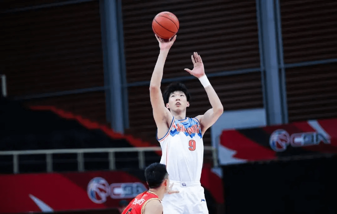 转折点！勒沃库森复出首秀，法国杯今晨攻防权衡，底气十足，临场指挥获称赞(卡纳瓦罗尤文)